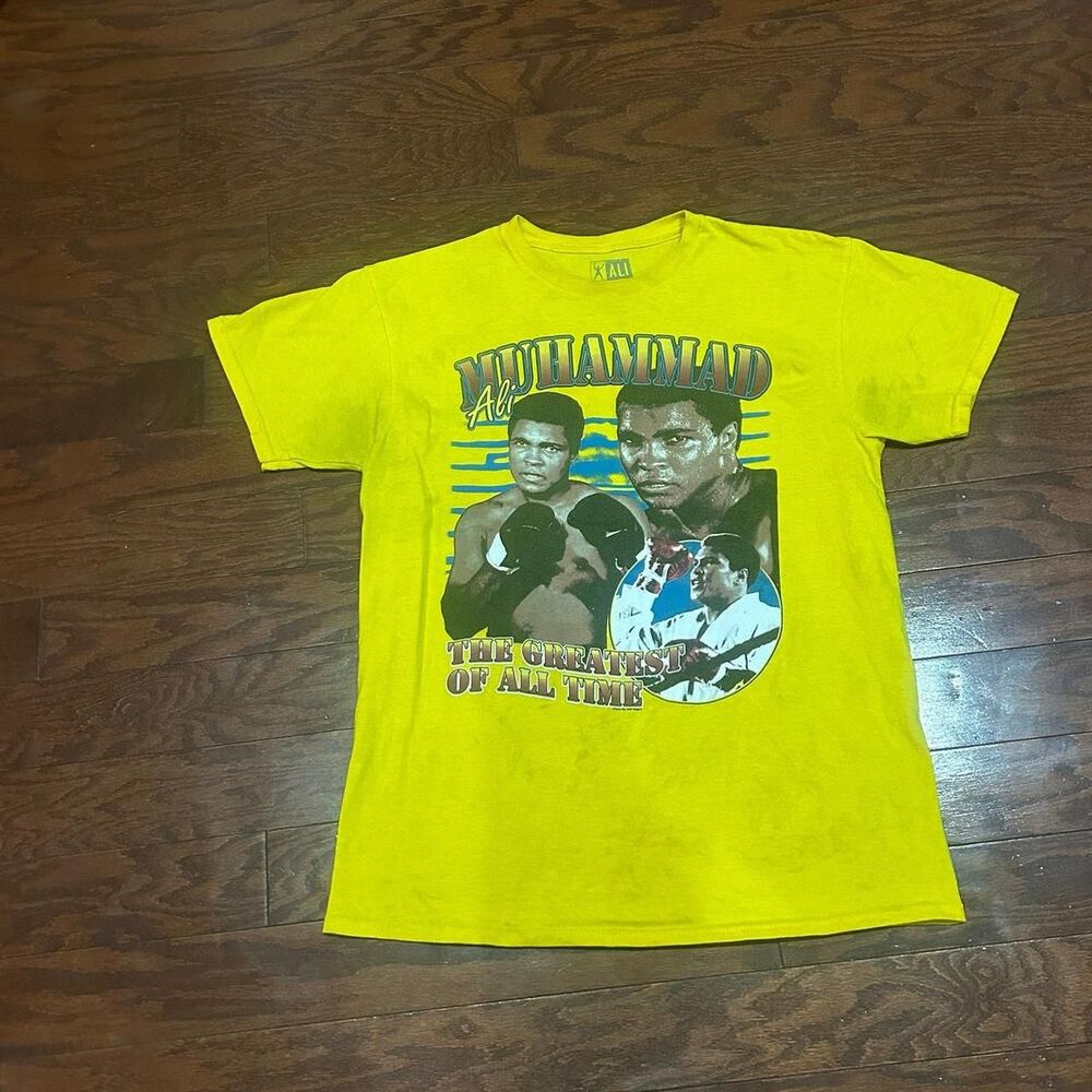 muhammad ali by ali vinage graphic tee